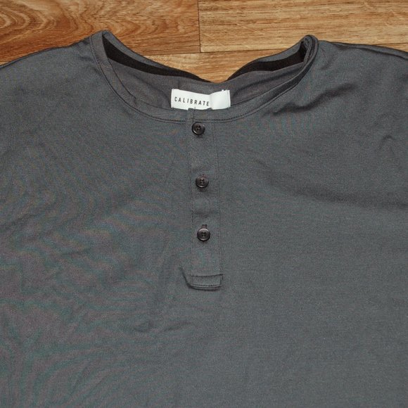 Calibrate Men's Classic 3 Button Henley T-Shirt - Picture 2 of 3